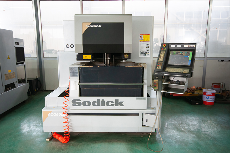 EDM-Japan Sodick Wire Cutting Machine 